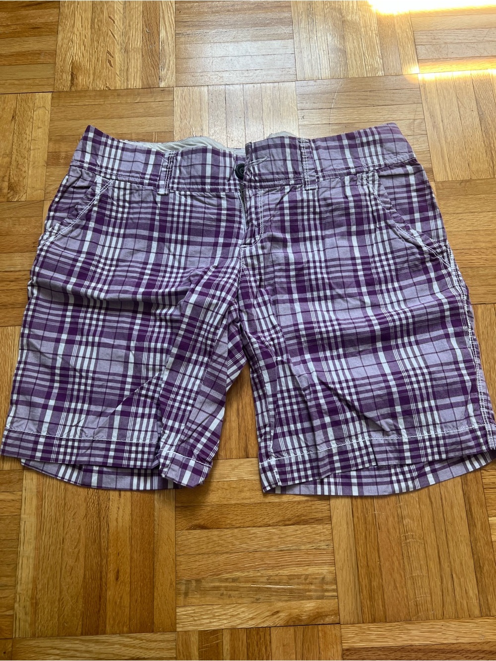 Women’s low-rise purple plaid shorts